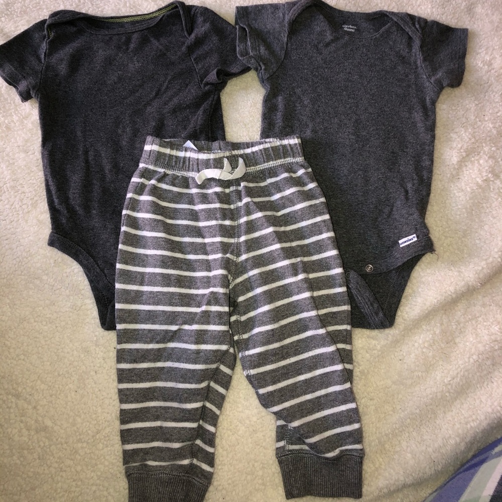 💚🎉🦋HP🦋🎉 Grey Baby Outfit!